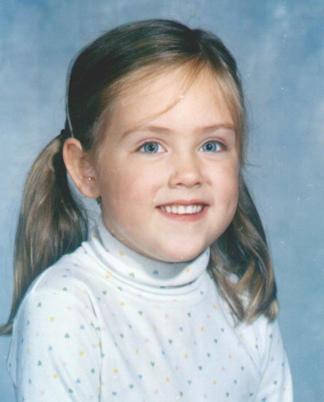2002/10(Oct)/03(Heather-Child)/640x480_1982-Heather-kindergarten .JPG